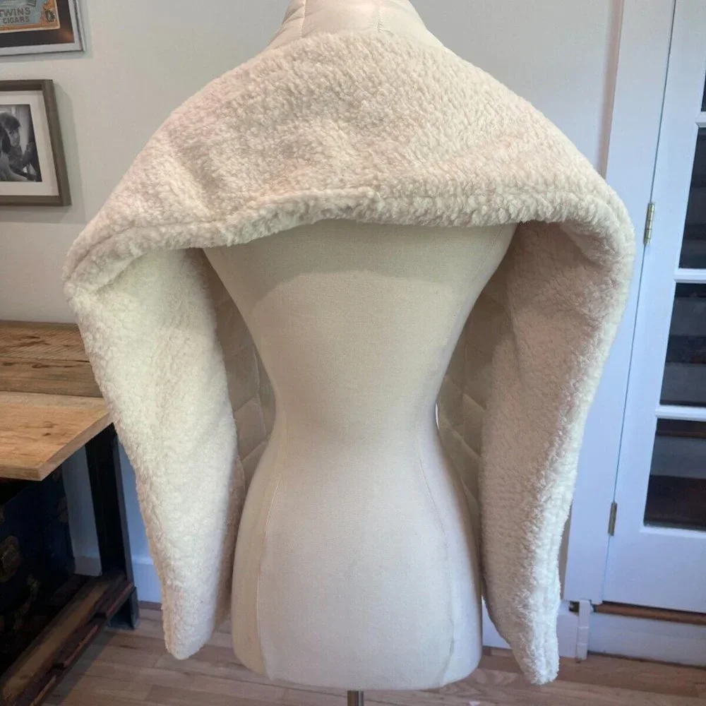 071 Free People Movement downhill puffer scarf Blue / ivory /olive avail.
